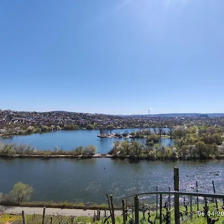 Doppelzimmer In Stuttgart, Wifi & Tv Homestay Stuttgart